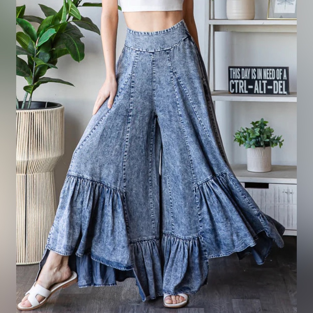 Oli & Hali Tencel Wide Leg Ruffled Hem Pants in Light Denim NWOT Large